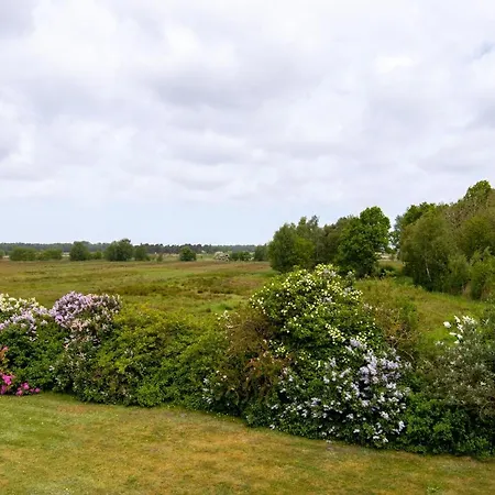 Urlaubs-appartement Am Dorfrand Apartment Wieck