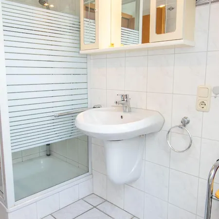 Urlaubs-appartement Am Dorfrand Apartment Wieck