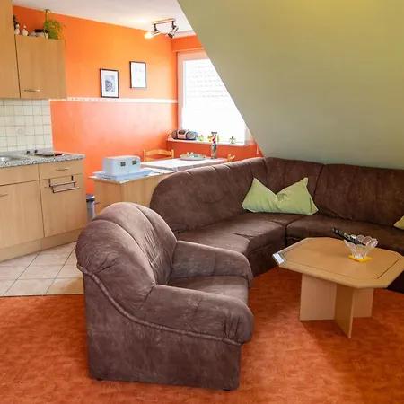 Urlaubs-appartement Am Dorfrand Apartment Wieck